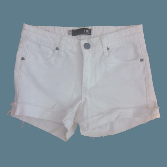 NWOT KUT FROM THE KLOTH Andrea Distressed Raw Hem Boyfriend Shorts - Picture 3 of 4